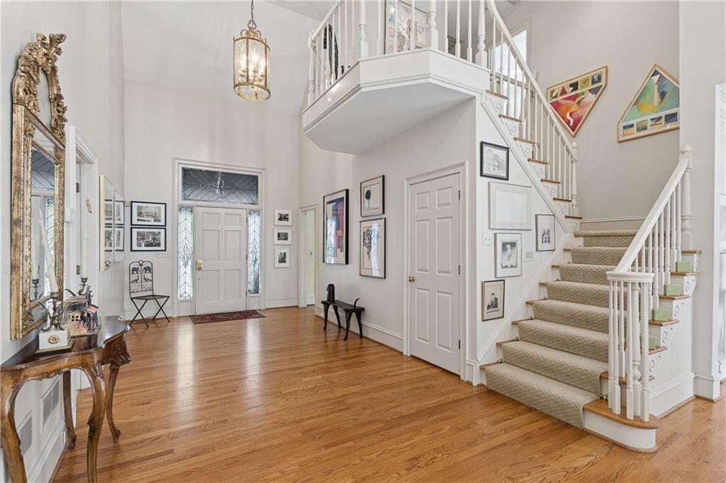 4274 Wieuca Overlook NE