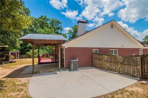 A home in Dacula