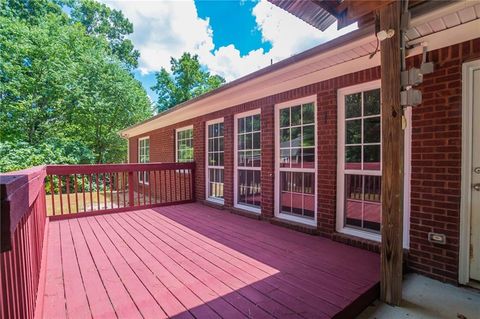 A home in Dacula