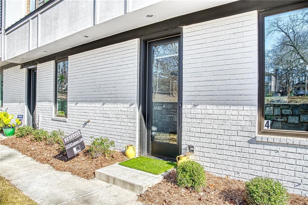 2424 Memorial Drive SE 4