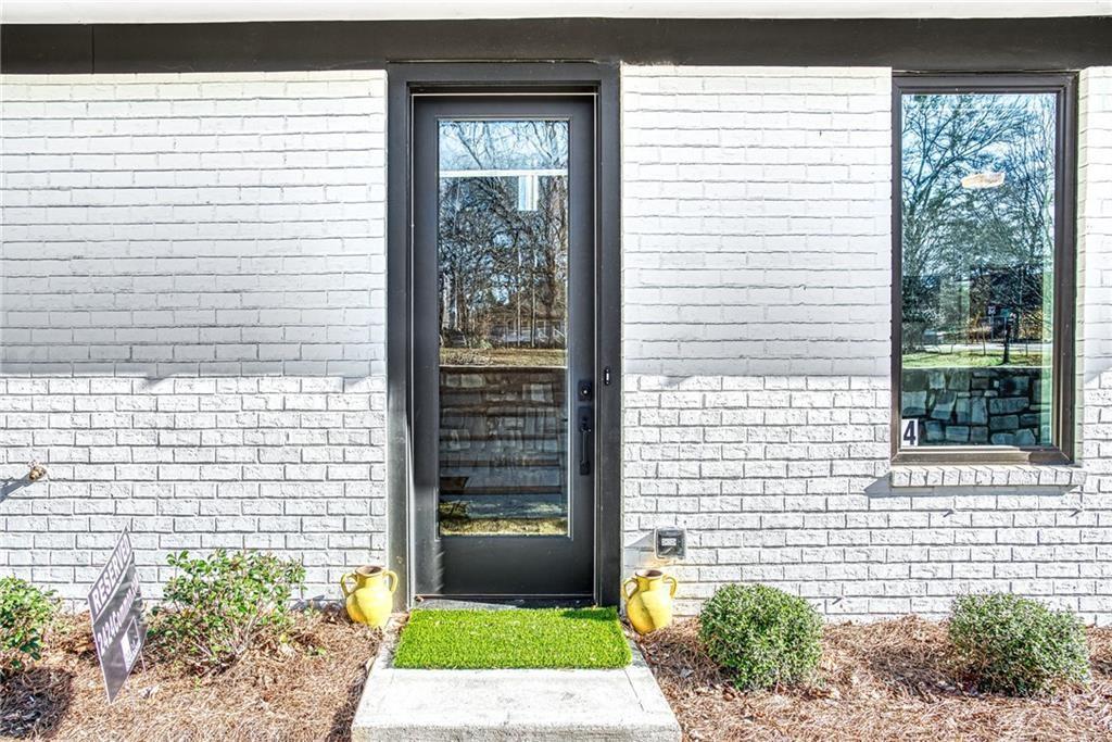 2424 Memorial Drive SE 4