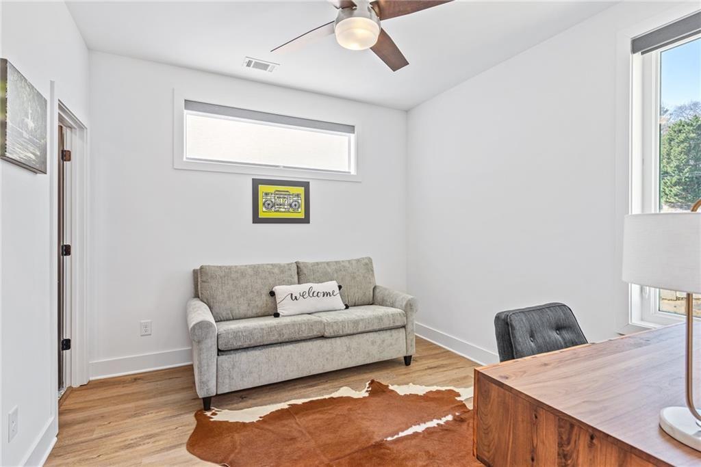 2424 Memorial Drive SE 4