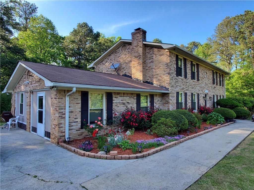 Families will enjoy this quiet, private and beautiful house with a large front and backyard. All upgraded throughout/ Wooden Floor the entire house. Great location, Near HWY I-85, Mall of GA, Shopping Centers, Golf Courses, and many more! ***No HOA *** COME AND SEE THIS SWEET HOME! ***Renters insurance is required for this property** Tenant must have good credit!
