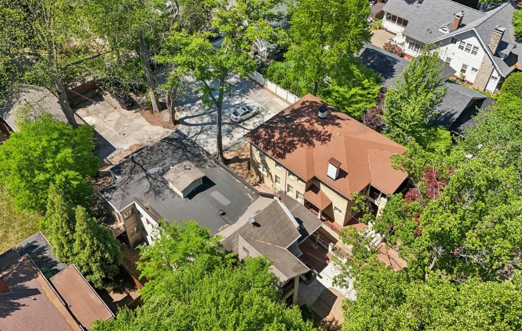 702 Myrtle Street NE