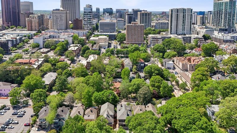 702 Myrtle Street NE