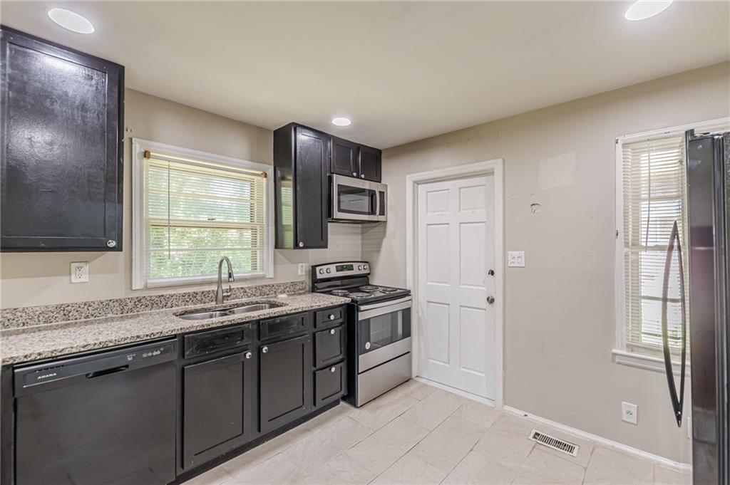 1157 Helen Street, Morrow, Georgia image 4
