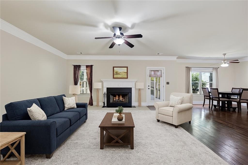 882 Nestling Drive