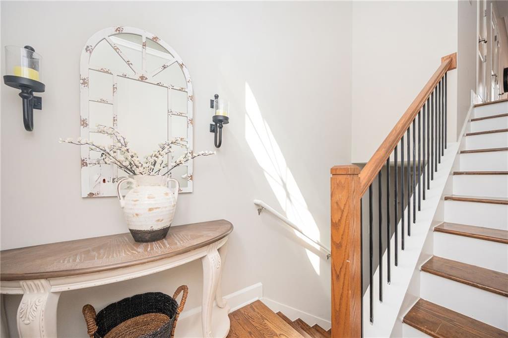 710 Cosmopolitan Drive NE