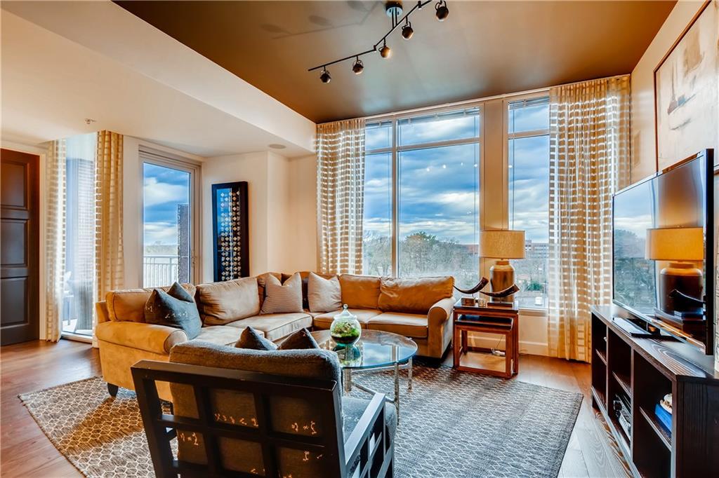 1820 Peachtree Street NW 811