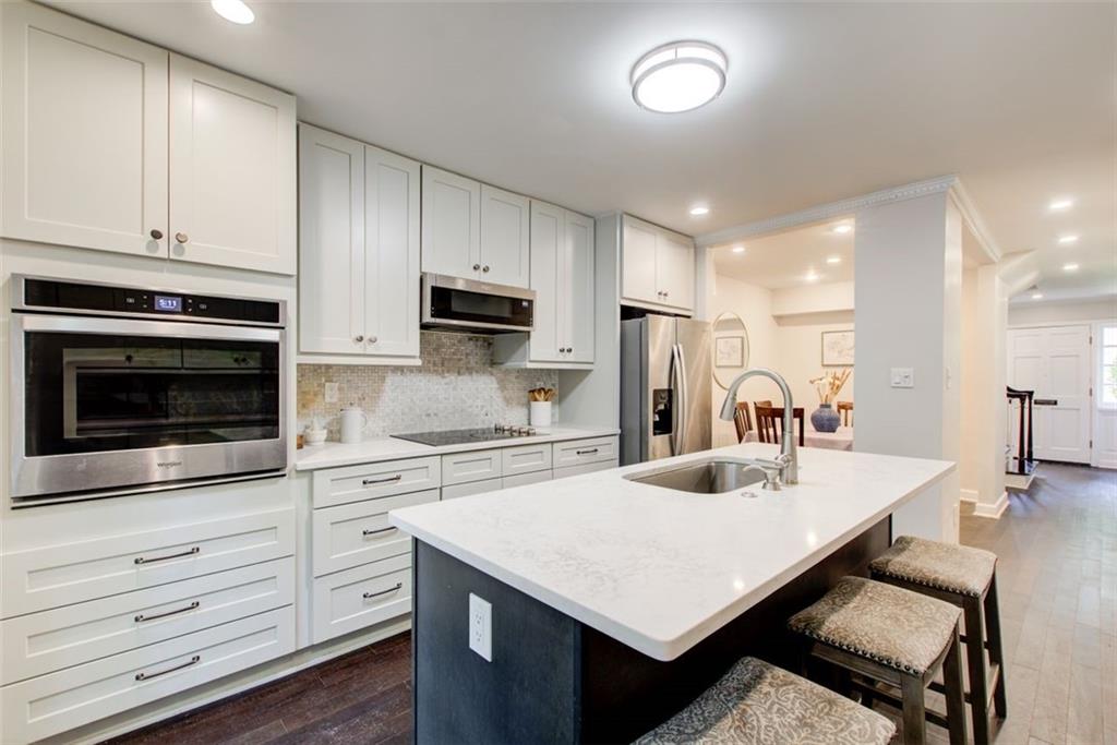 1105 CLAIREMONT Avenue J