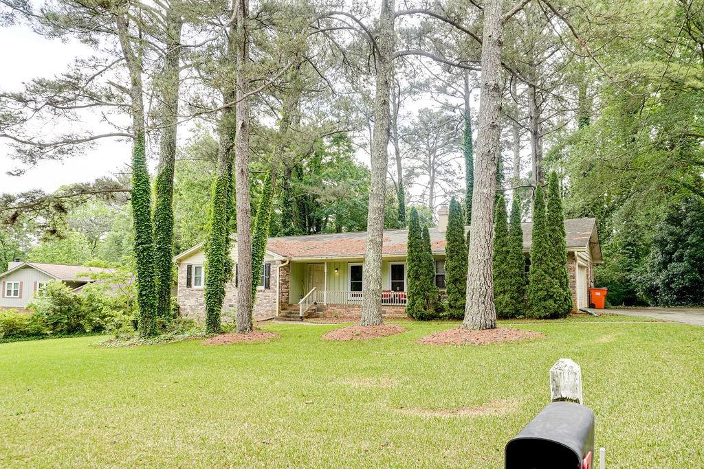 2621 Manor Place