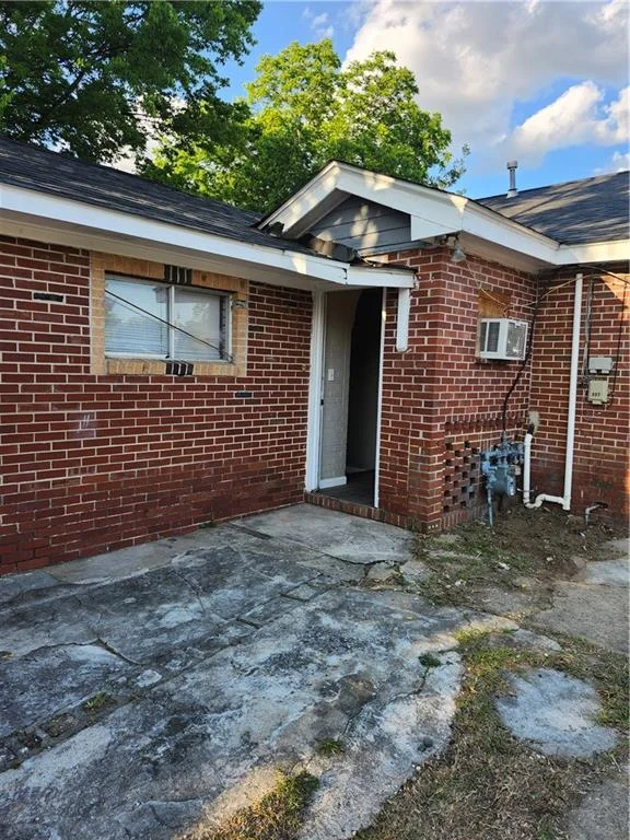 225 Straight Street
