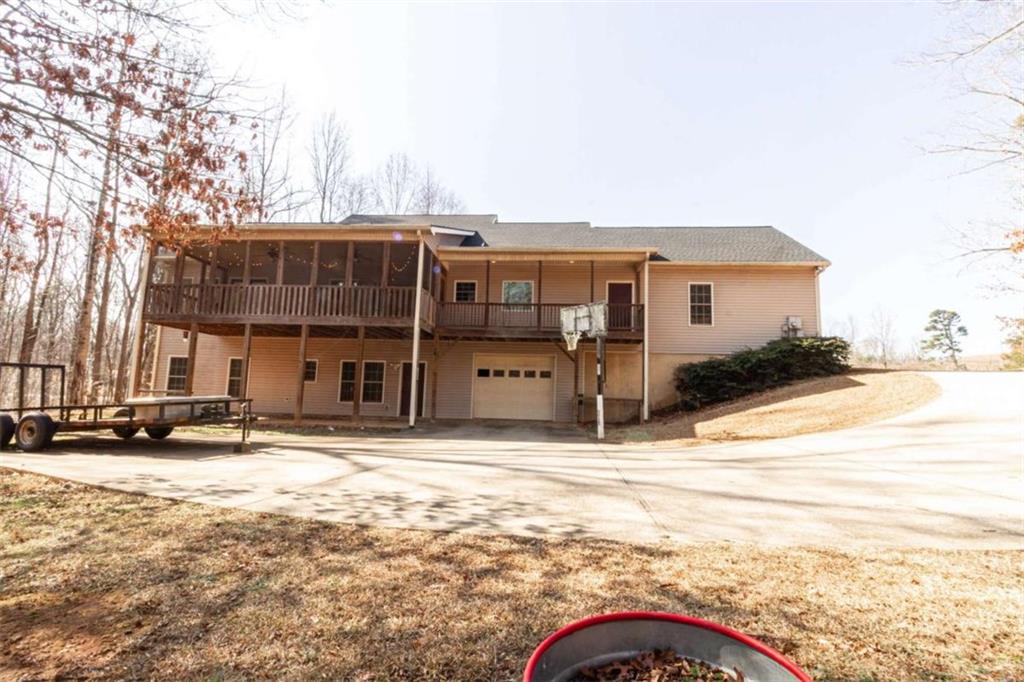3627 E Hall Road E