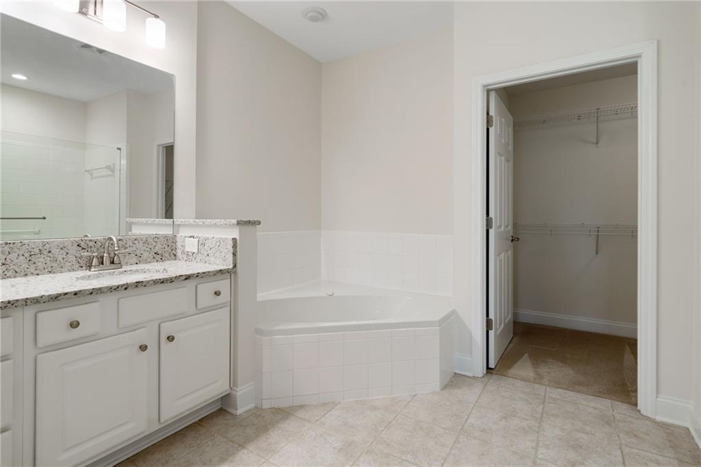 2561 Grapevine Circle 104