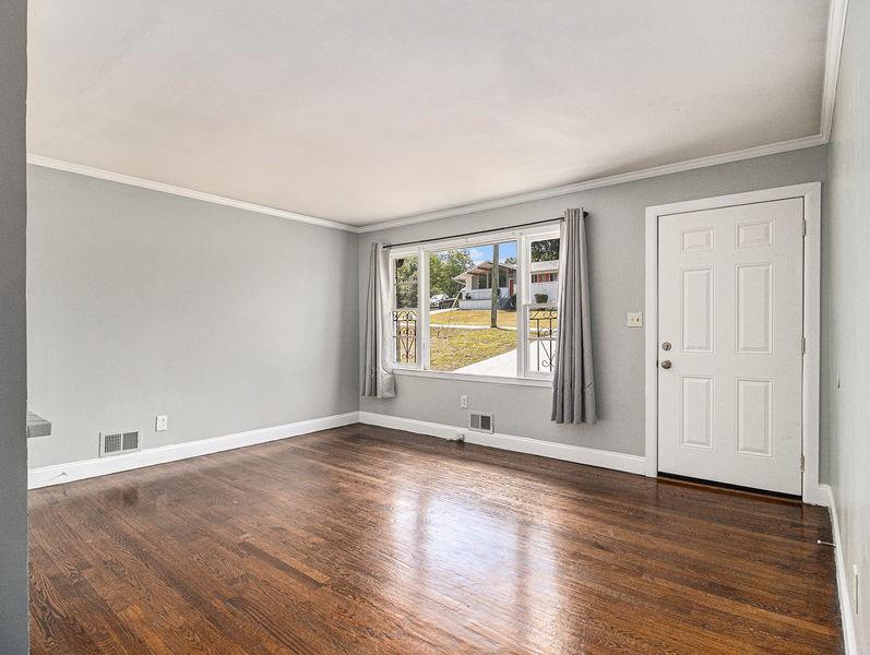 3453 Eisenhower Circle, Atlanta, Georgia image 5