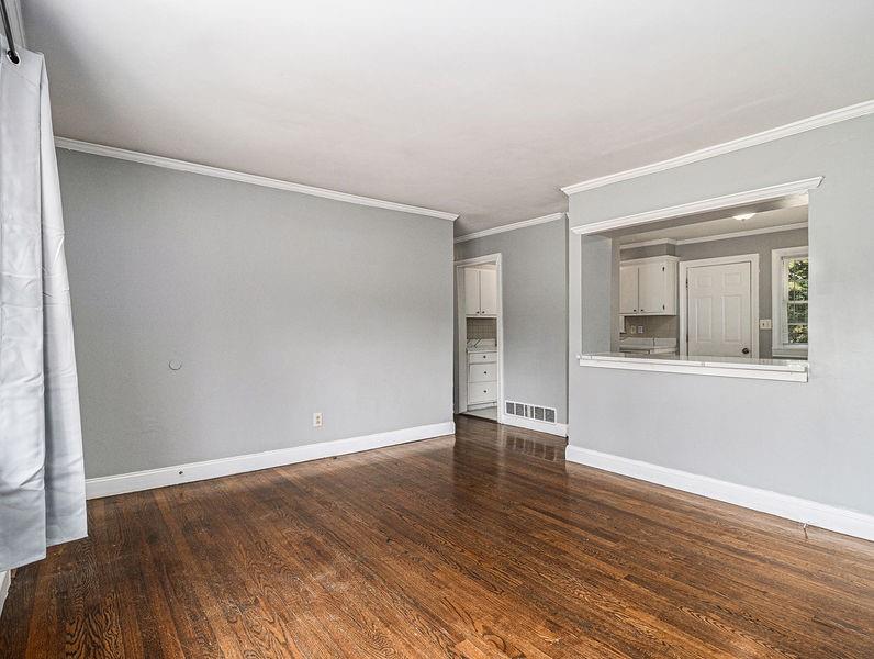 3453 Eisenhower Circle, Atlanta, Georgia image 6