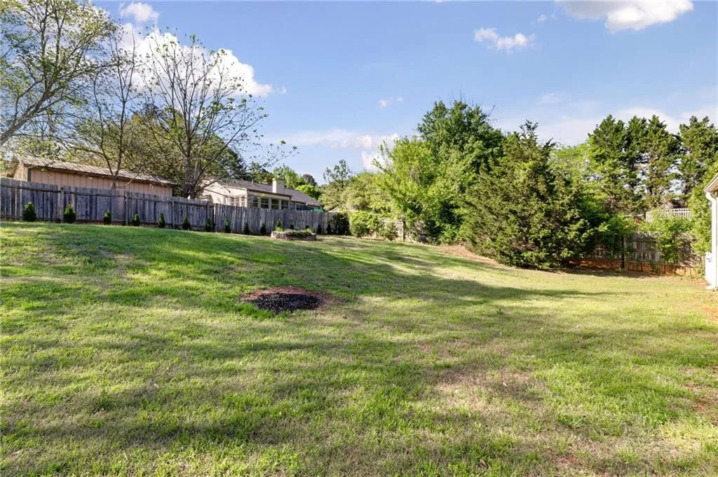 Woodstock, Georgia 30188, United States, 3 Bedrooms Bedrooms, ,2 BathroomsBathrooms,Residential,Pending,110075