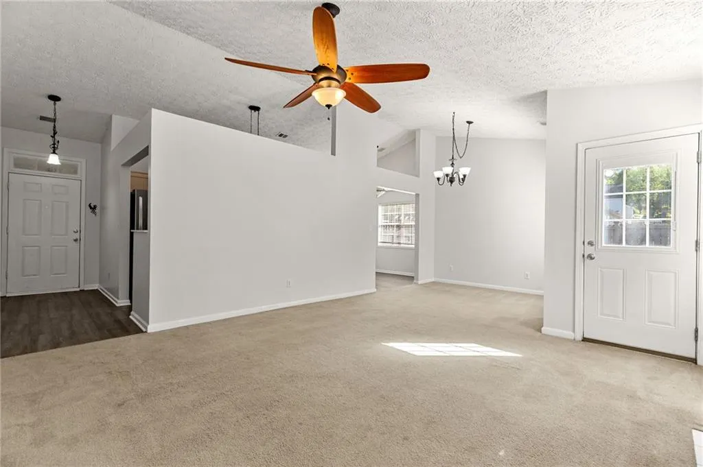 Woodstock, Georgia 30188, United States, 3 Bedrooms Bedrooms, ,2 BathroomsBathrooms,Residential,Pending,110075