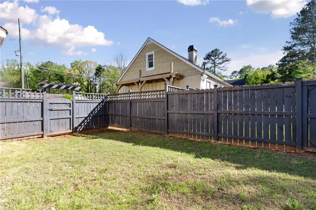 Woodstock, Georgia 30188, United States, 3 Bedrooms Bedrooms, ,2 BathroomsBathrooms,Residential,Pending,110075