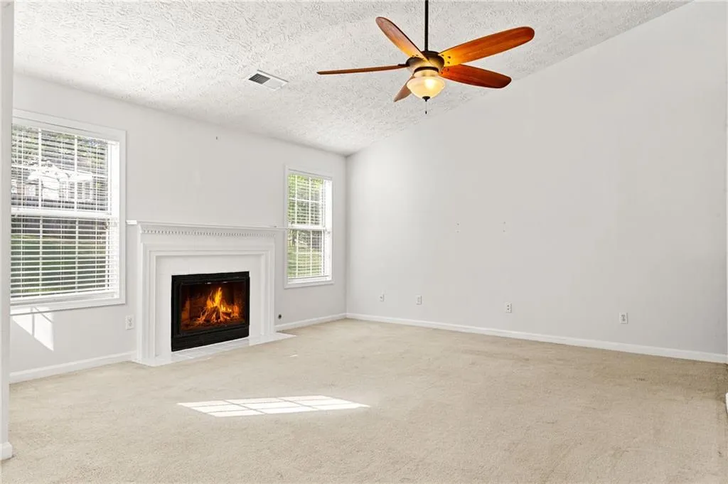 Woodstock, Georgia 30188, United States, 3 Bedrooms Bedrooms, ,2 BathroomsBathrooms,Residential,Pending,110075