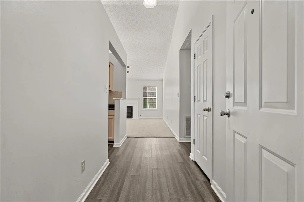 Woodstock, Georgia 30188, United States, 3 Bedrooms Bedrooms, ,2 BathroomsBathrooms,Residential,Pending,110075