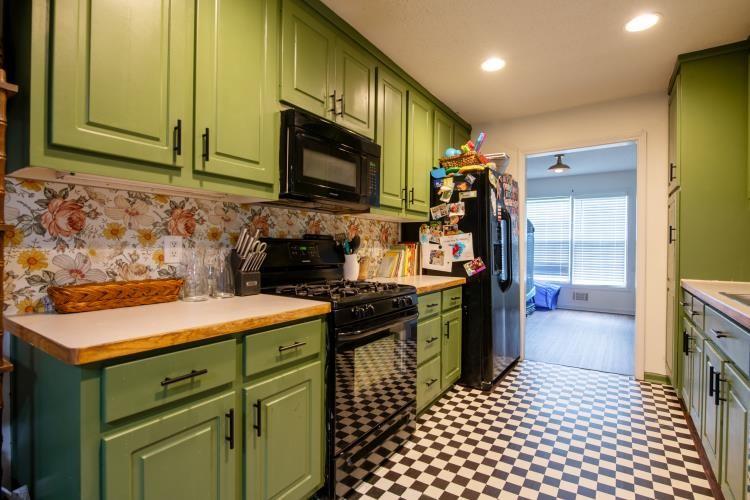 305 Saddle Wood Drive, Canton, Georgia image 9