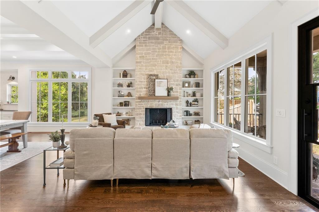 419 Campbell Hill Street NW