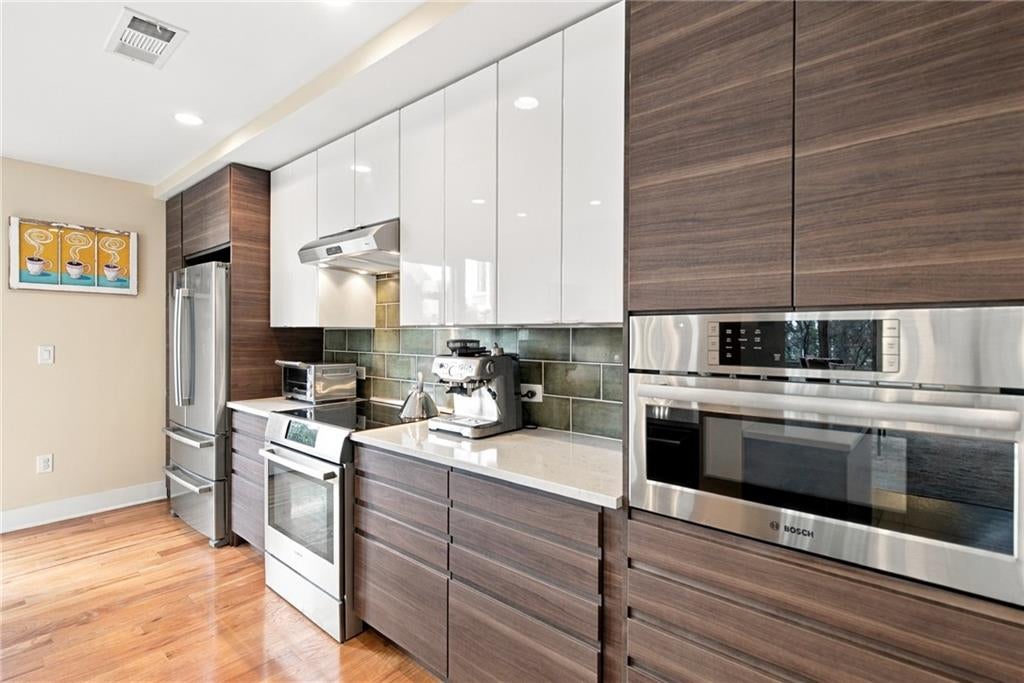 565 Peachtree Street NE 702