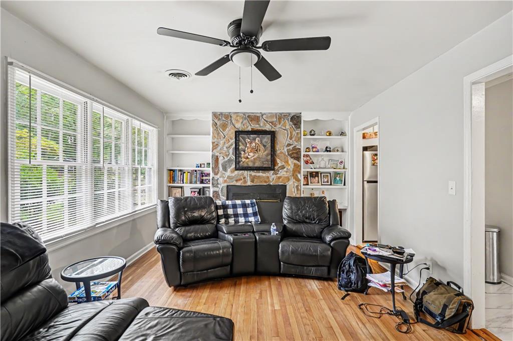 728 Springer Drive