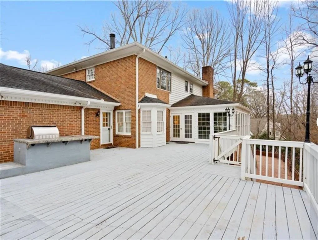 Sandy Springs, Georgia 30350, United States, 4 Bedrooms Bedrooms, ,4 BathroomsBathrooms,Residential,Active,159009