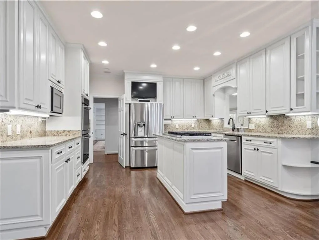 Sandy Springs, Georgia 30350, United States, 4 Bedrooms Bedrooms, ,4 BathroomsBathrooms,Residential,Active,159009