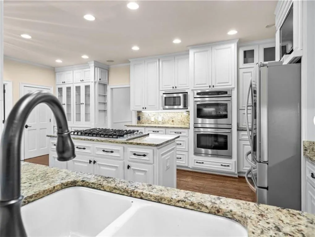 Sandy Springs, Georgia 30350, United States, 4 Bedrooms Bedrooms, ,4 BathroomsBathrooms,Residential,Active,159009