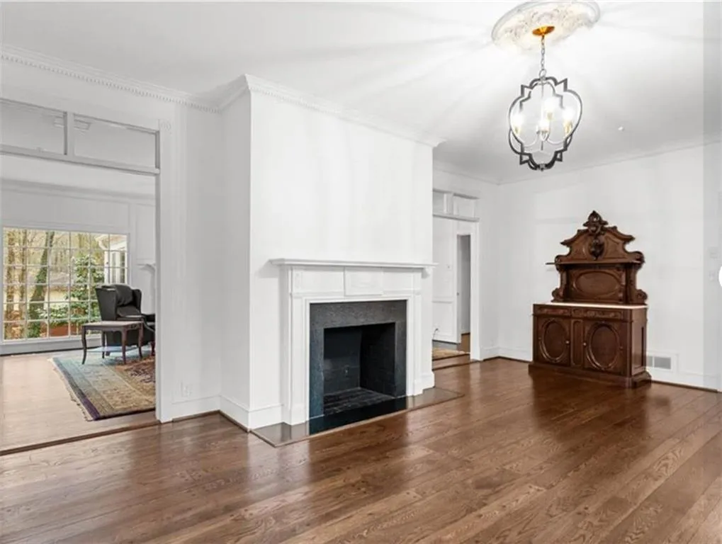 Sandy Springs, Georgia 30350, United States, 4 Bedrooms Bedrooms, ,4 BathroomsBathrooms,Residential,Active,159009