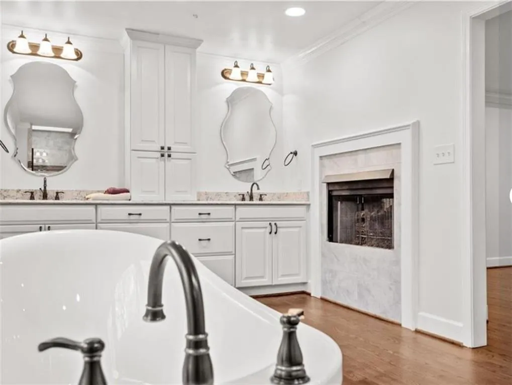 Sandy Springs, Georgia 30350, United States, 4 Bedrooms Bedrooms, ,4 BathroomsBathrooms,Residential,Active,159009