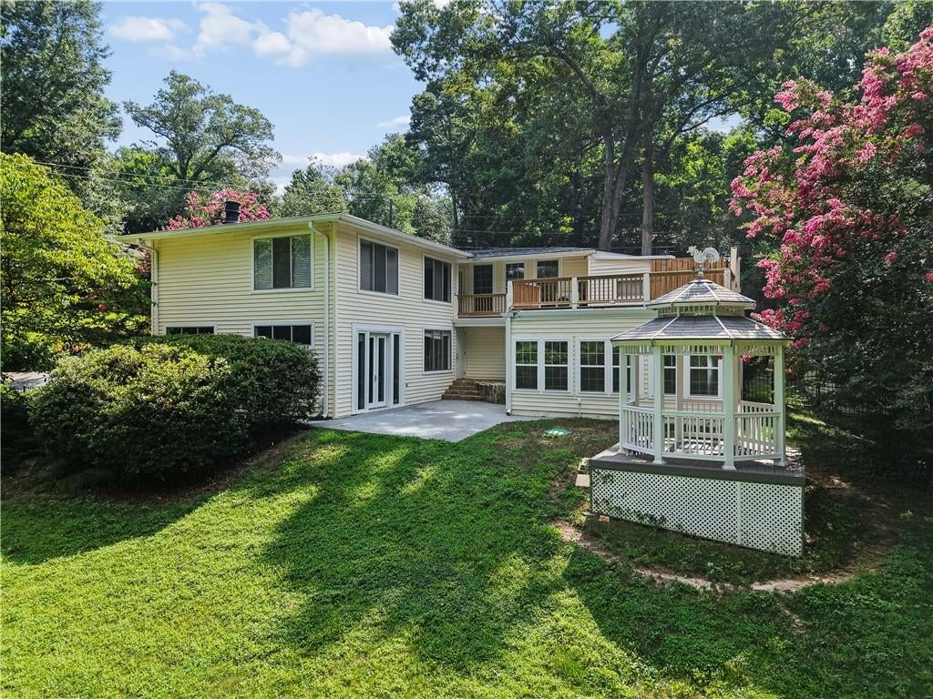 1055 Lee Circle NE