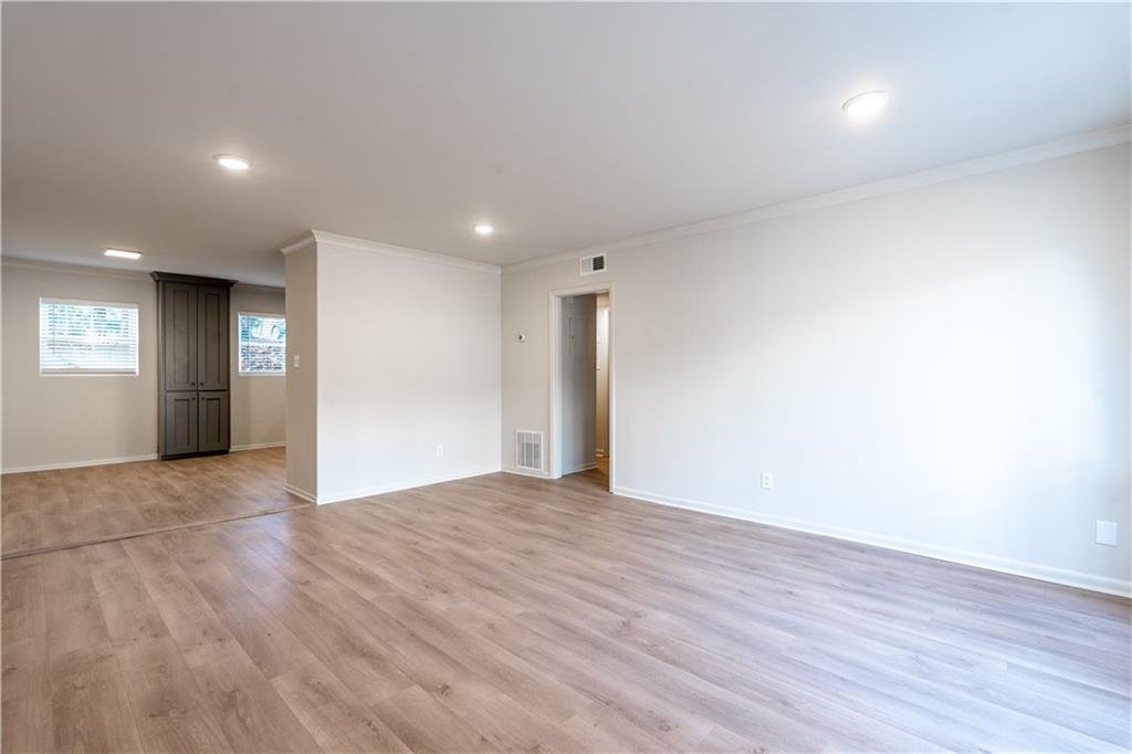 1135 Woodland Avenue NE 9