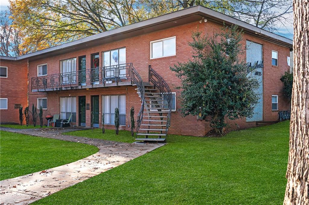 1135 Woodland Avenue NE 9