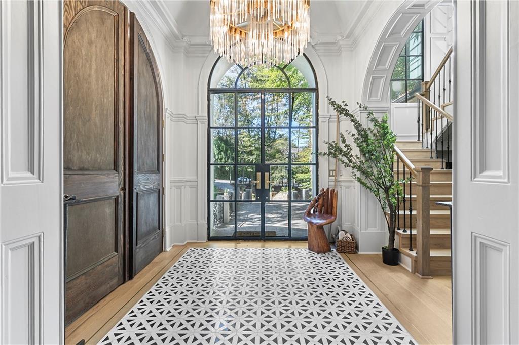 3879 Peachtree Dunwoody Road NE