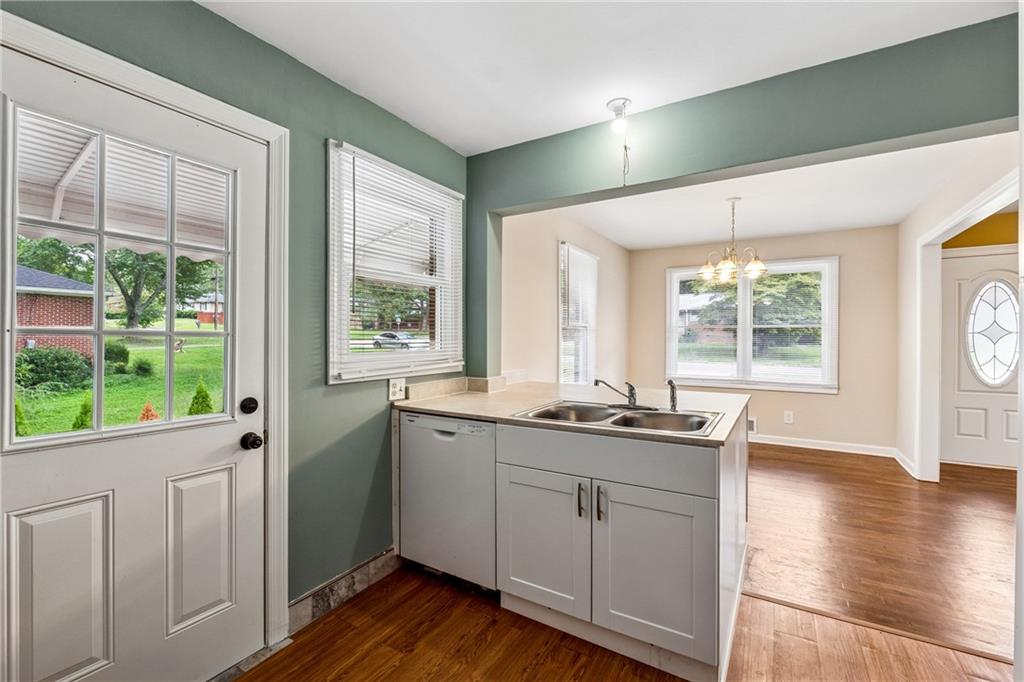 690 Green Acres Road SE