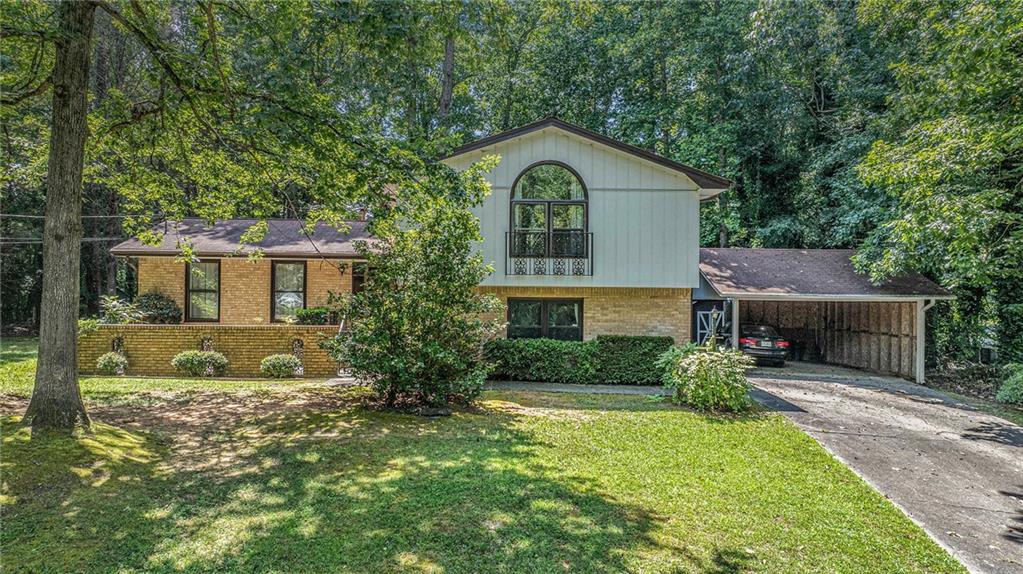 Spacious Dunwoody Split-Level with Endless Potential!
Bring your vision and unlock the possibilities in this solidly built home, lovingly maintained by the same family for decades. Featuring 500 square feet of bonus flex living space plus a sunroom, this home offers plenty of room to grow, create, and make it your own!
Why stay stuck in the '70s? Just wait until you see the gorgeous original hardwoods in the dining room—ready to shine again! This is the ideal opportunity for investors, HGTV dreamers, or buyers with a creative eye to reimagine and transform.
Zoned for Dunwoody schools, it's perfectly situated in a prime Dunwoody location, close to Dunwoody Village, the incredible Brook Run Park, and just minutes from Perimeter Mall, City Springs, Historic Roswell, I-285, 85 and GA-400! And.....No HOA, and all upside —make it yours today!