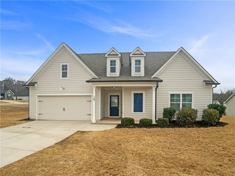 Homes For Sale - 16 Fox Drive<br/> Barrow County, Winder, GA 30680