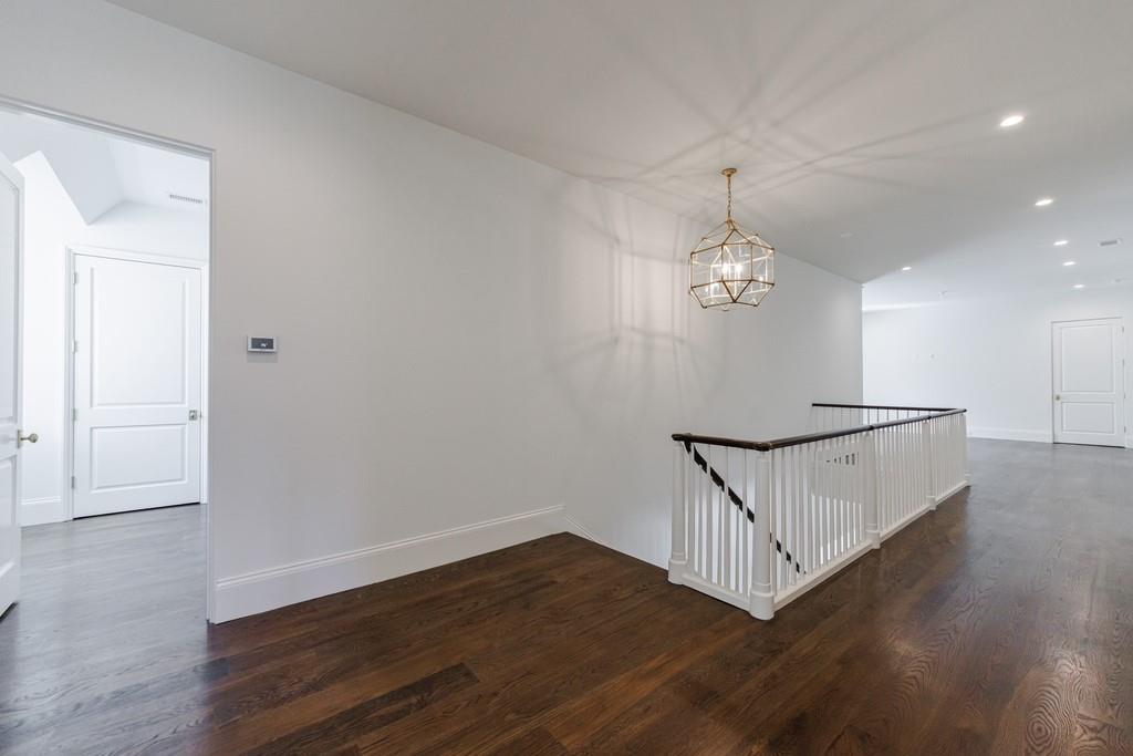 Tuxedo Park - Residential