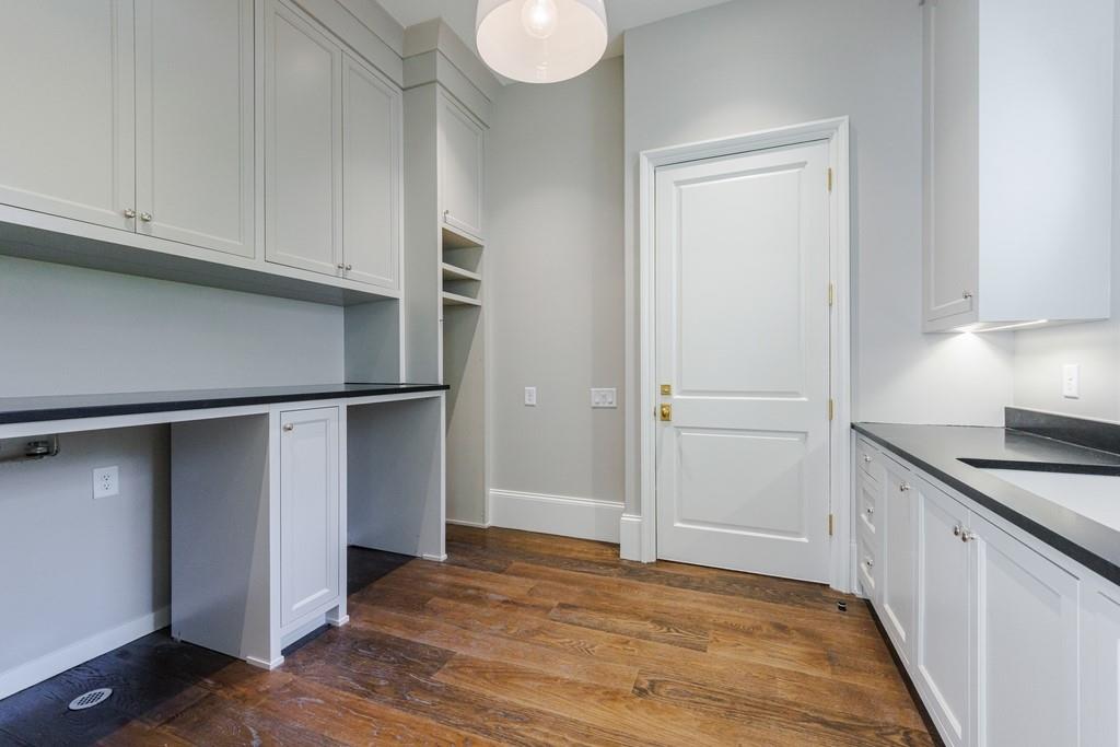 Tuxedo Park - Residential