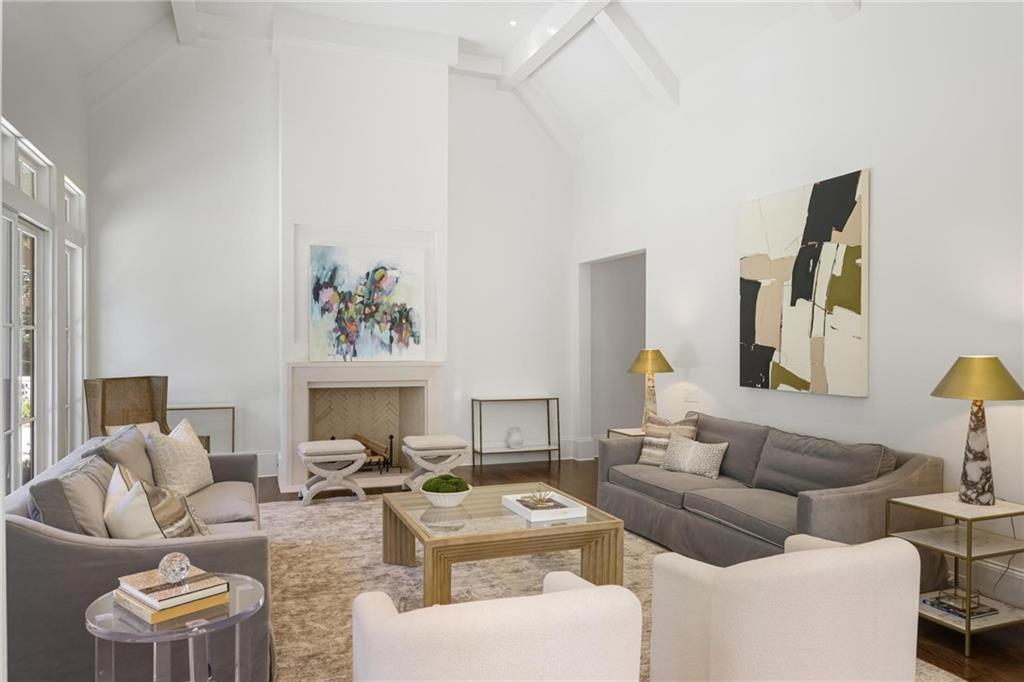 Tuxedo Park - Residential