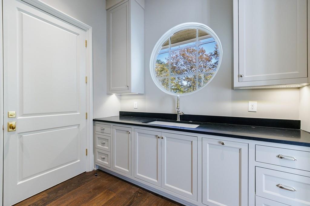 Tuxedo Park - Residential