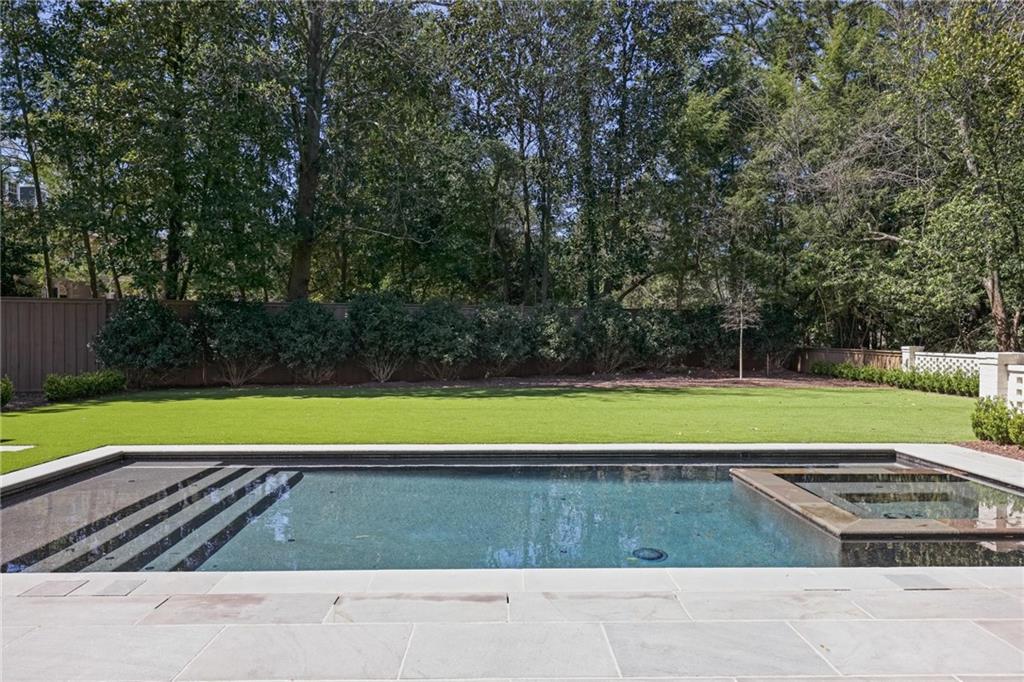 Tuxedo Park - Residential
