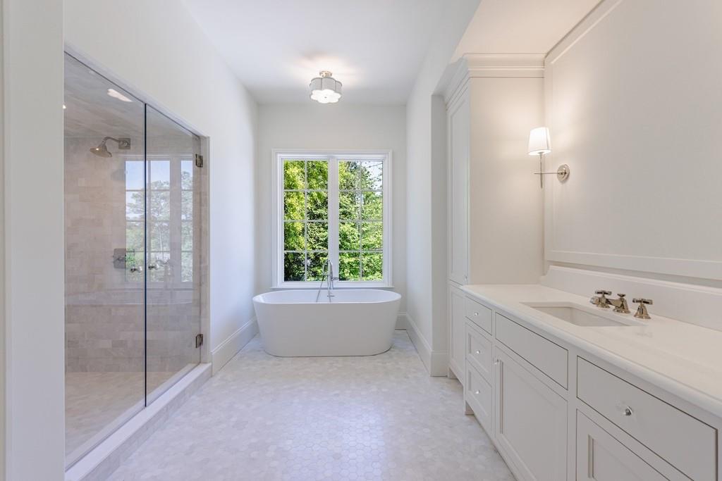 Tuxedo Park - Residential