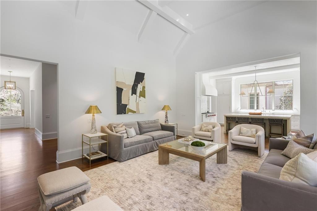 Tuxedo Park - Residential