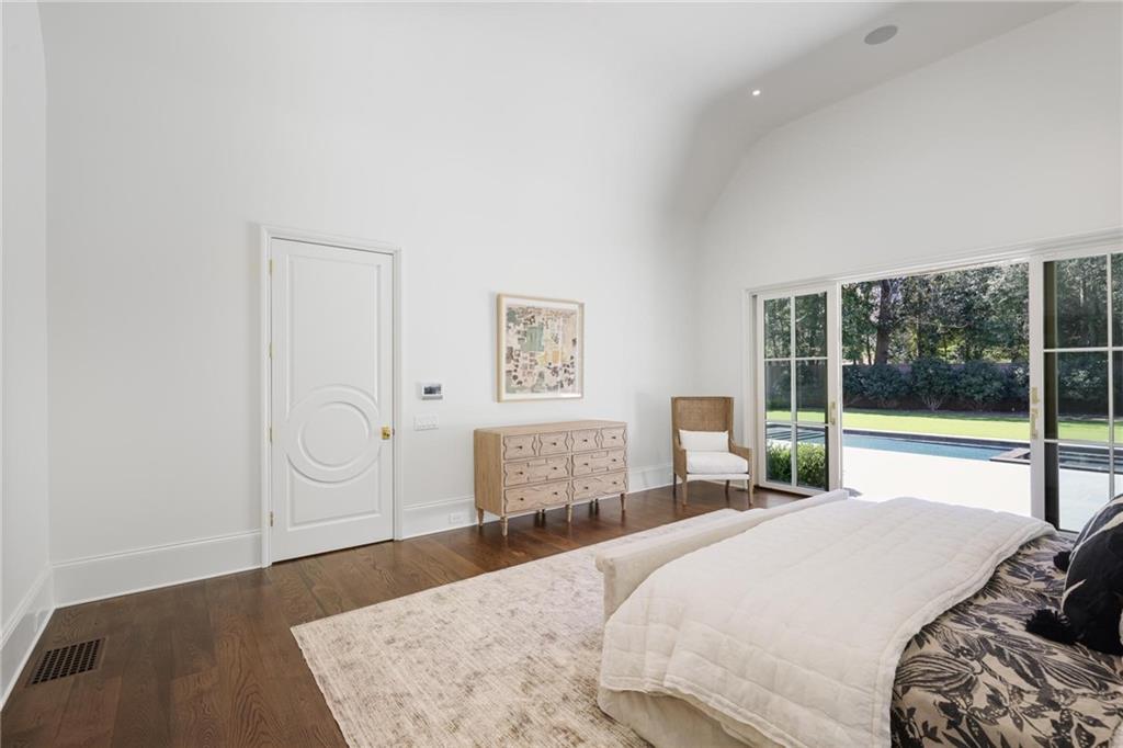 Tuxedo Park - Residential