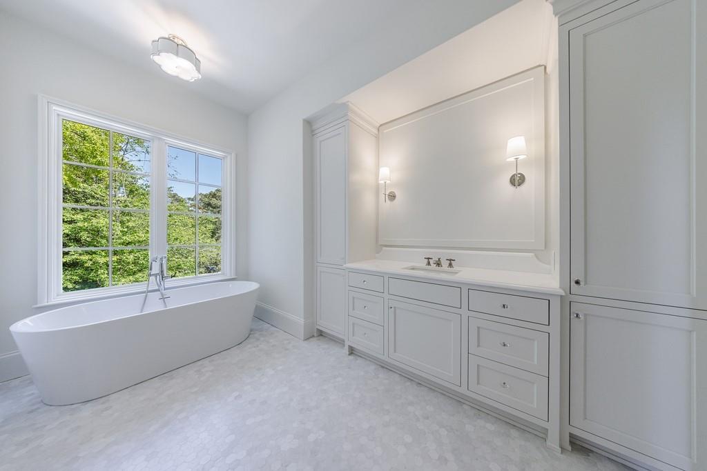 Tuxedo Park - Residential
